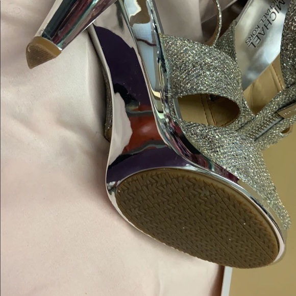 Michael Kors Sparkly Silver - Picture 5 of 6
